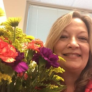 Meet your Posher, Laura